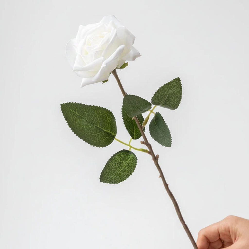 Rosa em Seda Buquê Arranjo de 5 Unidades